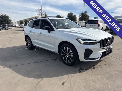 Certified 2025 Volvo XC60 B5 Plus image 3