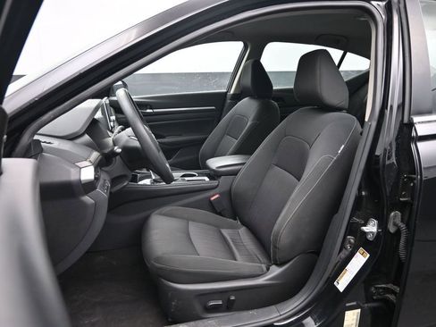 Used 2023 Nissan Altima 2.5 SV FWD image 21