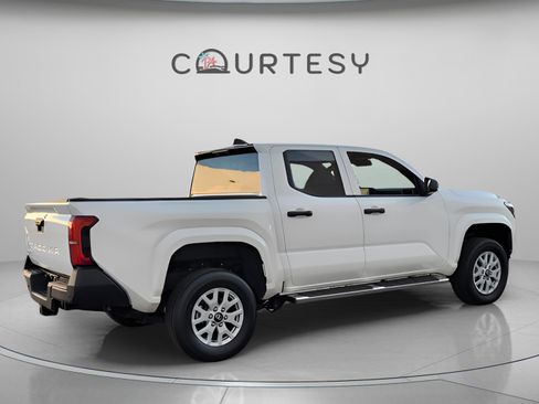 Certified 2024 Toyota Tacoma SR image 5