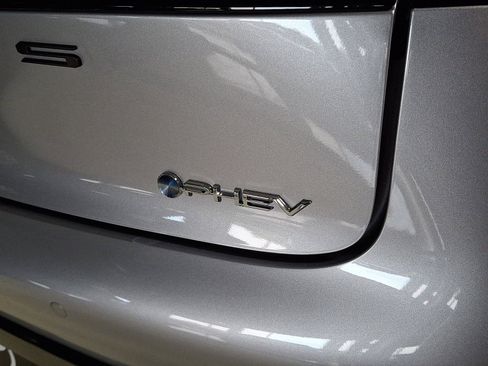 New 2026 Toyota Prius Plug-In Hybrid FWD image 19