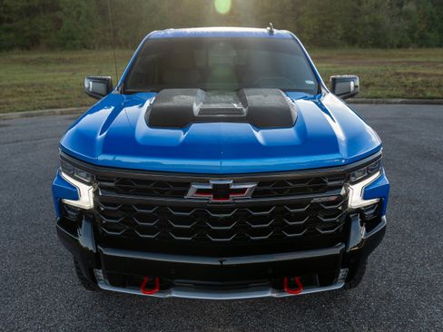 Used 2025 Chevrolet Silverado 1500 ZR2 AWD/4WD image 12