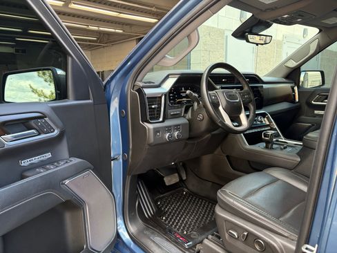 Used 2025 GMC Sierra 1500 Denali w/ Denali Reserve Package AWD/4WD image 10