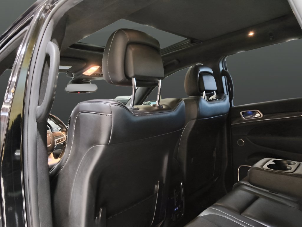 Used 2019 Jeep Grand Cherokee SRT AWD/4WD image 37