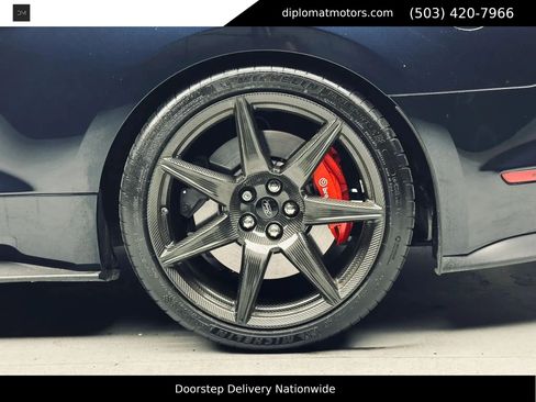 Used 2021 Ford Mustang Shelby GT500 w/ Carbon Fiber Track Pack RWD image 38