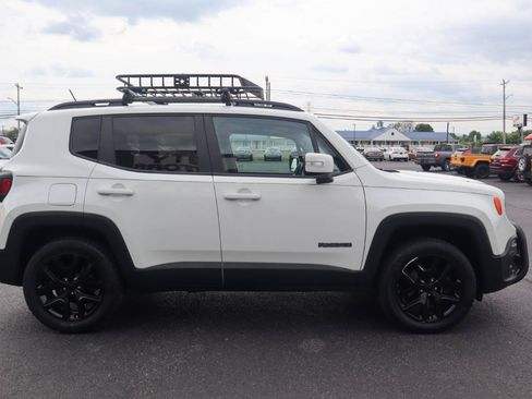Used 2017 Jeep Renegade Altitude AWD/4WD image 6