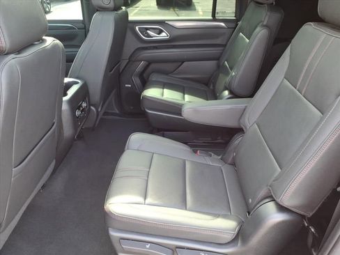 Used 2022 Chevrolet Suburban RST w/ Luxury Package image 12