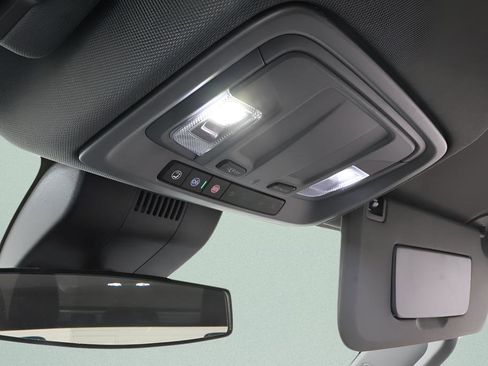 Used 2025 Chevrolet Silverado 2500 LT w/ Convenience Package image 16