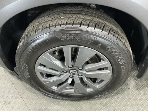 Used 2025 Nissan Pathfinder SV image 37