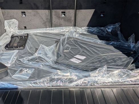 New 2026 BMW X5 M60i w/ Climate Comfort Package image 34