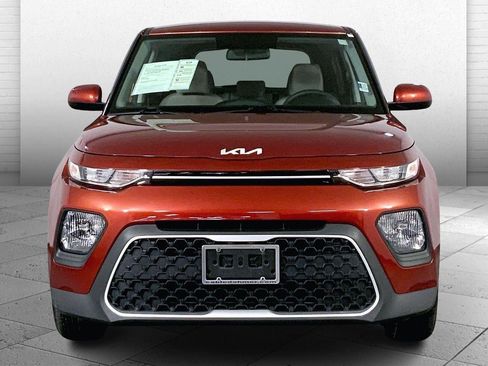 Certified 2022 Kia Soul LX image 2
