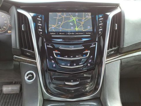 Used 2015 Cadillac Escalade ESV Platinum AWD/4WD image 23