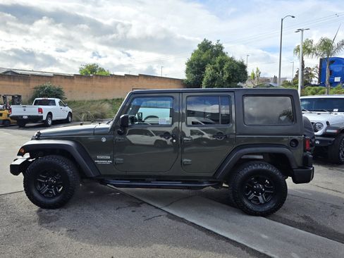 Used 2015 Jeep Wrangler Unlimited Sport image 2