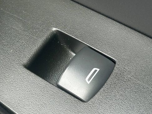 Used 2022 Chevrolet Blazer LT FWD image 33