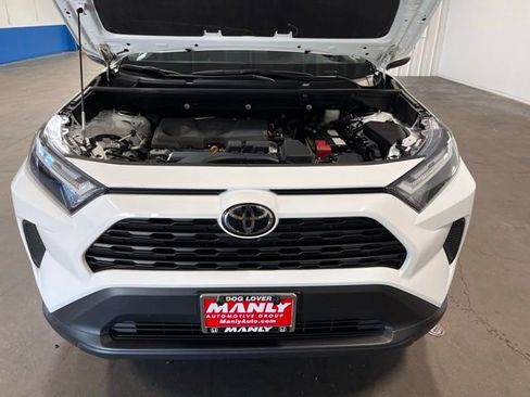 Used 2025 Toyota RAV4 XLE FWD image 9