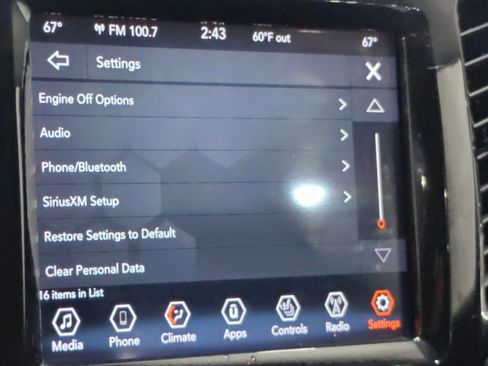 Used 2020 Jeep Cherokee Limited image 39