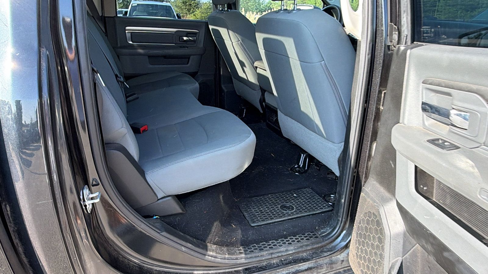 Used 2019 RAM 1500 Classic SLT RWD image 21