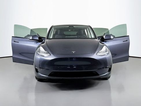 Used 2021 Tesla Model Y Long Range image 26