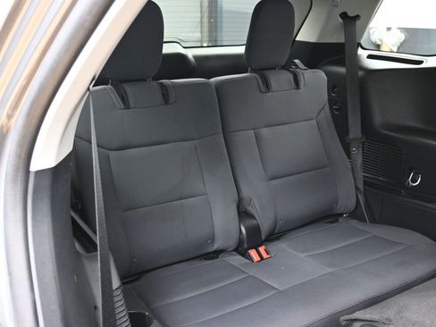 Used 2025 Ford Explorer Active RWD image 38