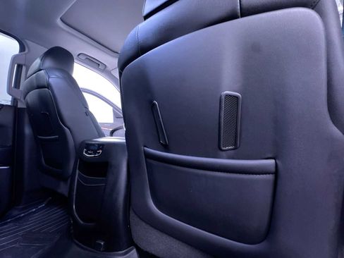 Used 2018 Cadillac Escalade Luxury AWD/4WD image 39