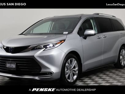 Used 2023 Toyota Sienna Platinum