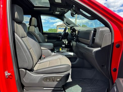 Used 2023 Chevrolet Silverado 1500 ZR2 w/ Technology Package AWD/4WD image 18