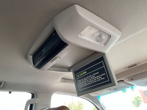 Used 2015 Toyota Sequoia Platinum image 16