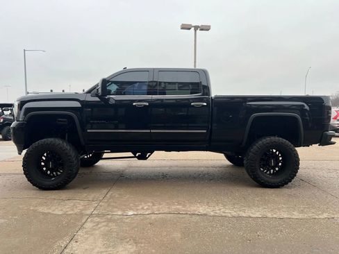 Used 2015 GMC Sierra 2500 Denali w/ Duramax Plus Package image 5