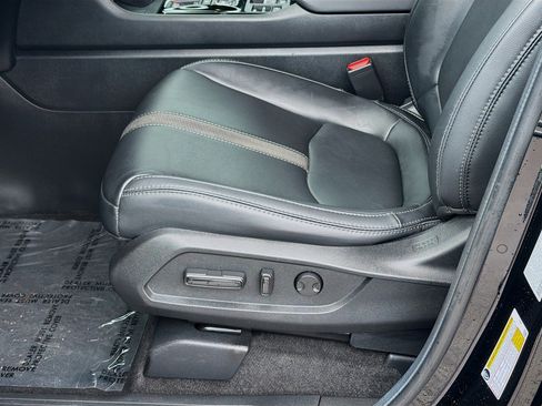 Certified 2025 Honda Pilot EX-L image 18