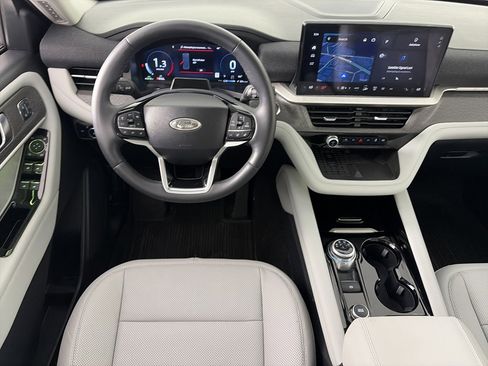 Used 2025 Ford Explorer Platinum w/ LUX Leather Package image 14