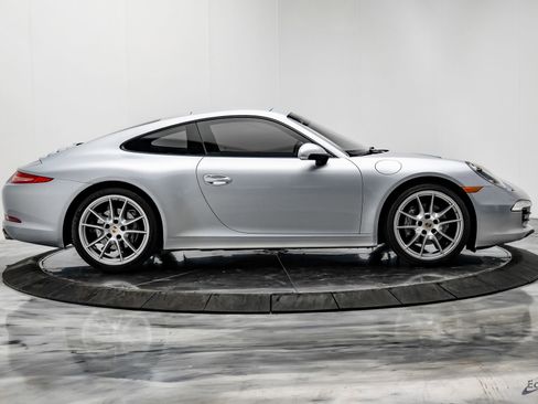 Used 2015 Porsche 911 Carrera image 18