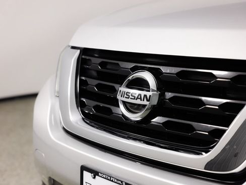 Used 2019 Nissan Pathfinder SV FWD image 5