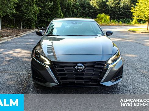 Used 2025 Nissan Altima 2.5 SV FWD image 8