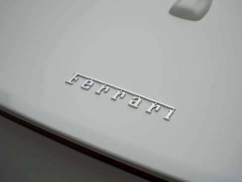 Used 2015 Ferrari California T RWD image 33