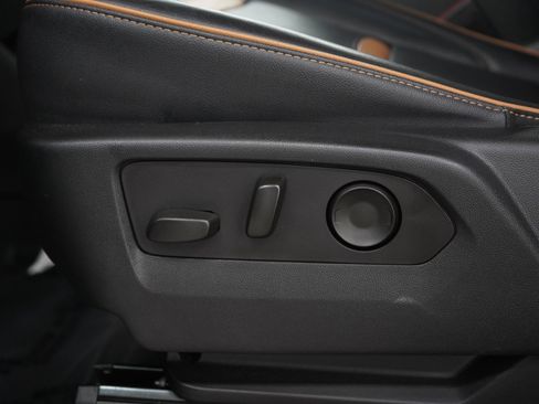Used 2023 GMC Yukon AT4 w/ AT4 Premium Package AWD/4WD image 30