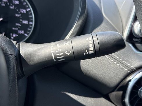 Used 2025 Nissan Sentra SV FWD image 12