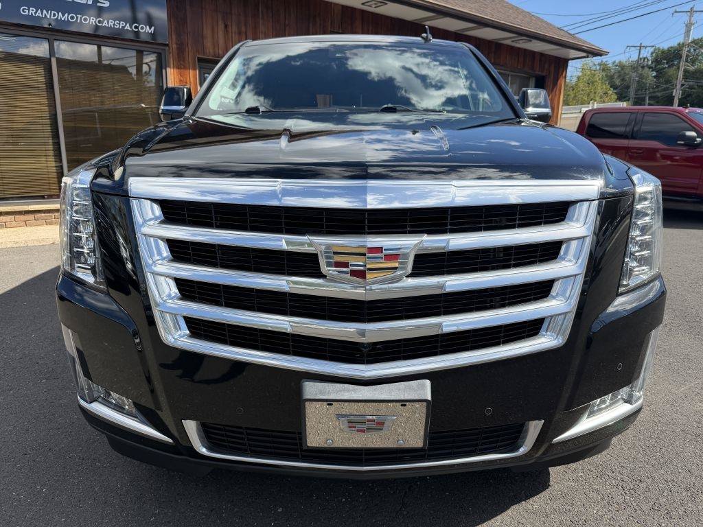 Used 2017 Cadillac Escalade Luxury AWD/4WD image 8