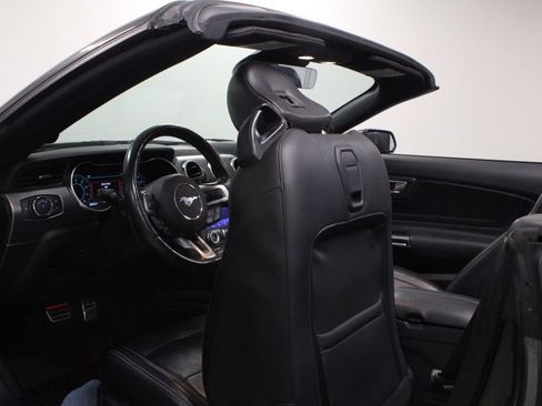 Used 2019 Ford Mustang GT Premium w/ Equipment Group 401A RWD image 37
