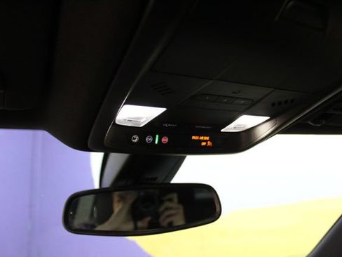 Used 2025 Chevrolet Blazer RS FWD image 21