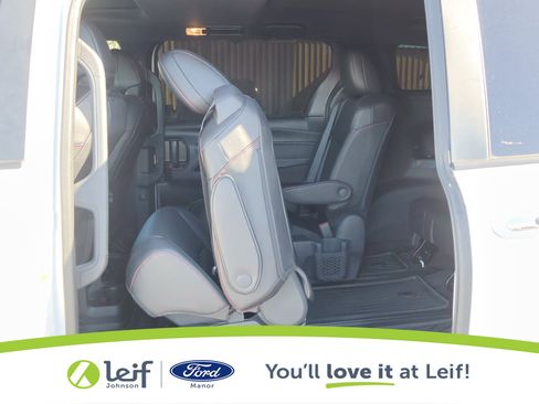 Used 2025 Toyota Sienna XSE image 28