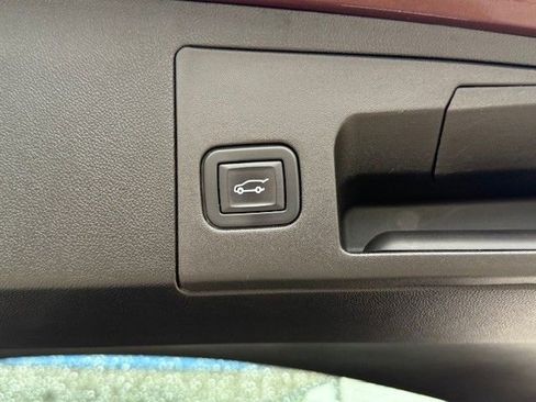 Used 2022 Cadillac XT5 Premium Luxury w/ Technology Package image 45