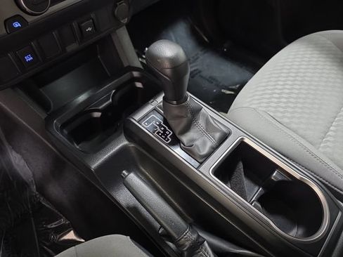 Certified 2023 Toyota Tacoma SR AWD/4WD image 22