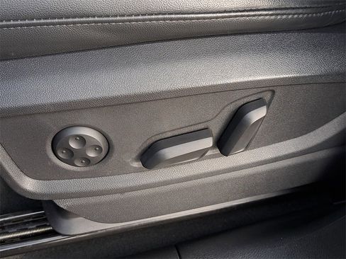 Certified 2023 Audi Q5 2.0T Premium Plus w/ Premium Plus Package image 19