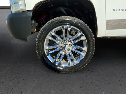 Used 2011 Chevrolet Silverado 1500 W/T image 13