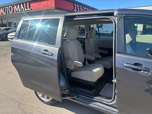 Used 2015 MAZDA MAZDA5 Touring image 11