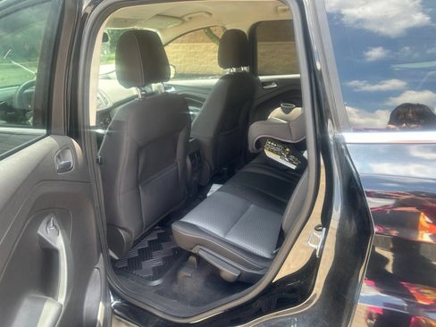 Used 2017 Ford Escape SE FWD image 6
