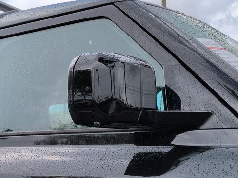 Used 2023 Land Rover Defender 110 X-Dynamic SE AWD/4WD image 12