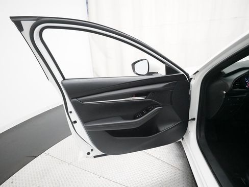 Used 2023 MAZDA MAZDA3 s image 28