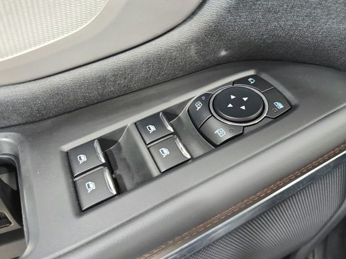 Used 2025 Ford Expedition Active AWD/4WD image 41