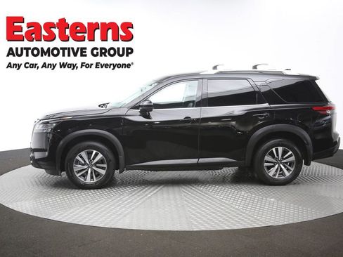 Used 2023 Nissan Pathfinder SL w/ Lighting Package (N92) AWD/4WD image 60