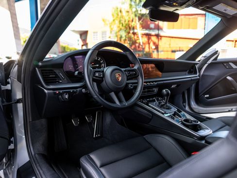 Certified 2024 Porsche 911 Carrera 4S w/ Premium Package AWD/4WD image 4